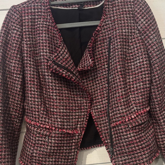 White House Black Market Black and Pink Tweed Blazer in 4P. Great condition! - Picture 3 of 16